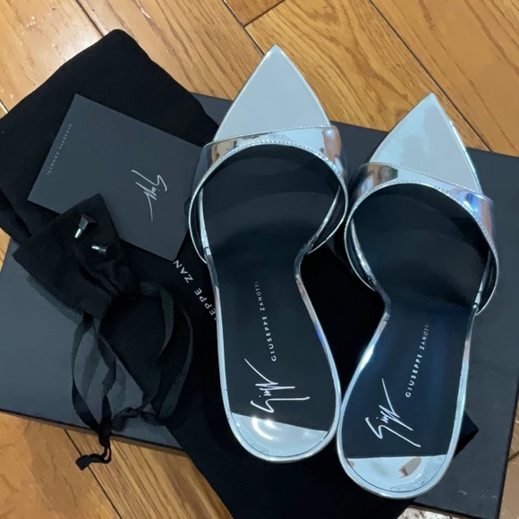 Giuseppe Zanotti Intrigo 90 Sandal, Size: EU 37 - Picture 8 of 16